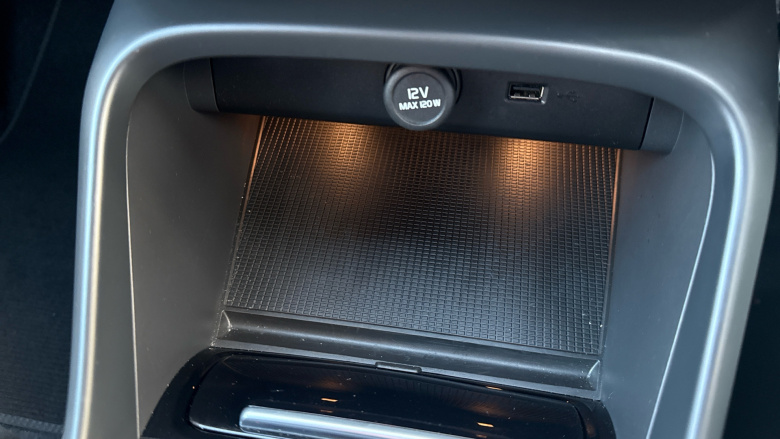 Volvo Xc40 2.0 B4P R DESIGN Pro 5dr Auto Petrol Estate